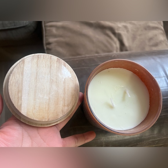 NEW Gala Group Holiday Gingerbread House 2-Wick Candle Pumpkin Spice Scent 15 oz - Picture 9 of 11